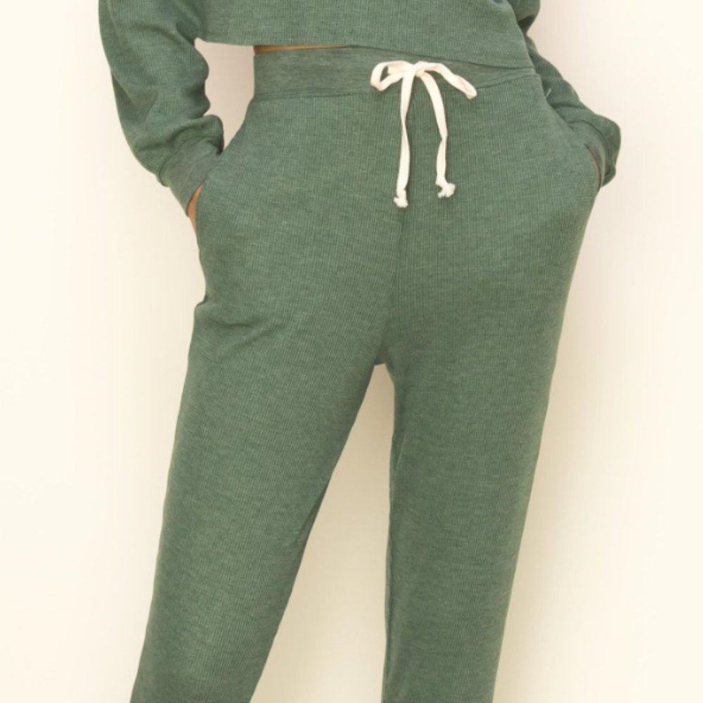 LAID-BACK VIBE DRAWSTRING JOGGERS- HUNTER GREEN - Picture 2 of 5